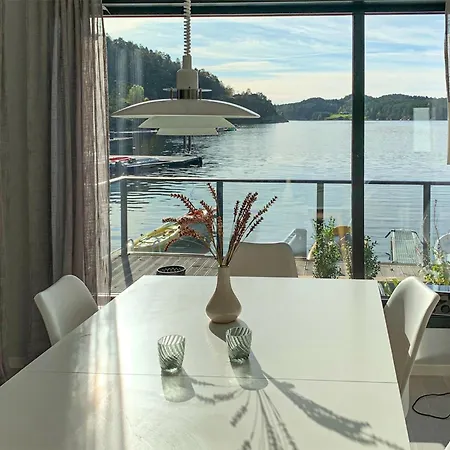 Vakantiehuis Amazing In With Wifi